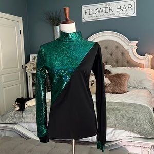 Queen contestant or rodeo top!